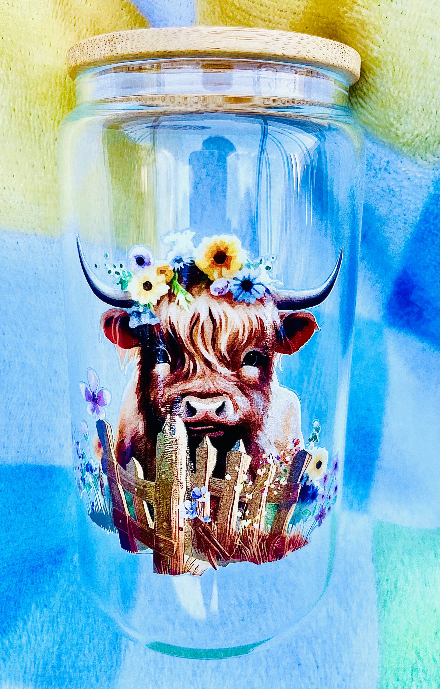 Highland cow w/ picket fence🐮